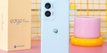 Motorola starts seeding Android 15 beta to some of its phones