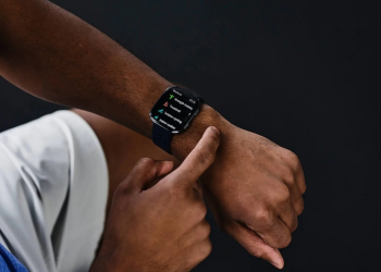 Amazfit Bip 6 Launched with AMOLED Display, Bluetooth Calling & 14-Day Battery