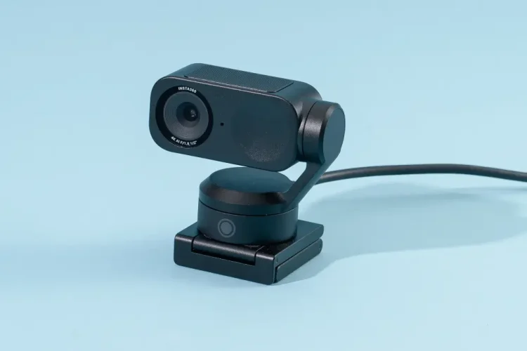A Webcam That Feels Like a Real Camera