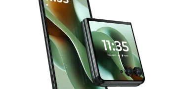 Motorola Razr Ultra Review: Best Flip Phone Yet