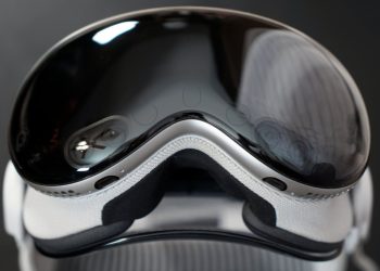 Apple Smart Glasses: Shifting Focus from Vision Pro