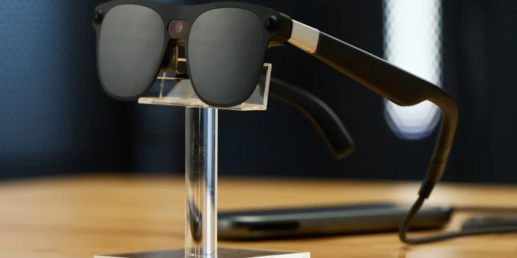 Google Introduces Tools for AI Glasses Apps Development