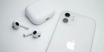 Apple’s Secret AirPods Pro Model: $299 AI Cameras