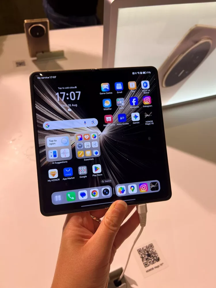 The Future of Smartphones: Unveiling the 2026 Foldable Revolution